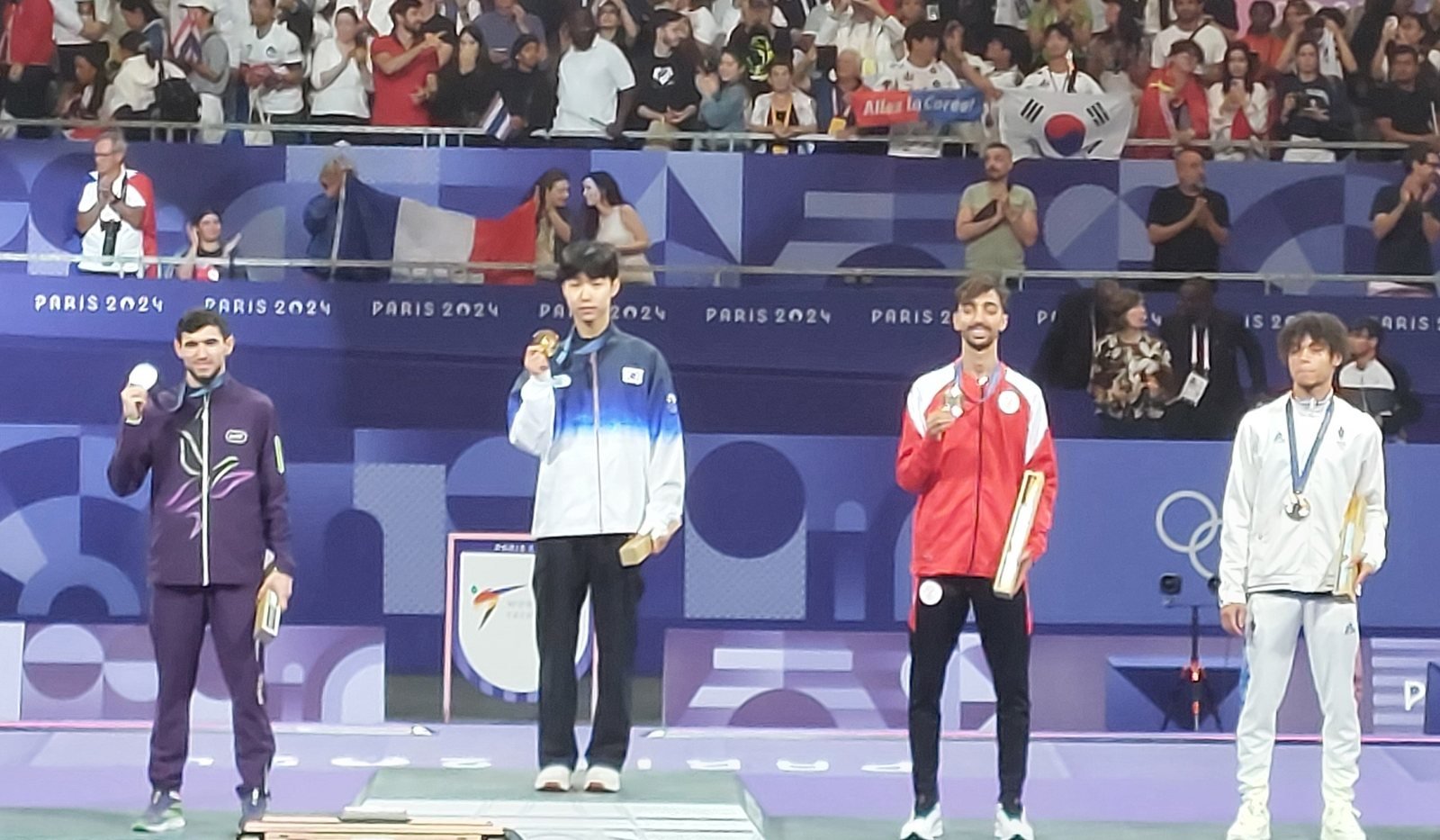 Podio de competencia de taekwondo